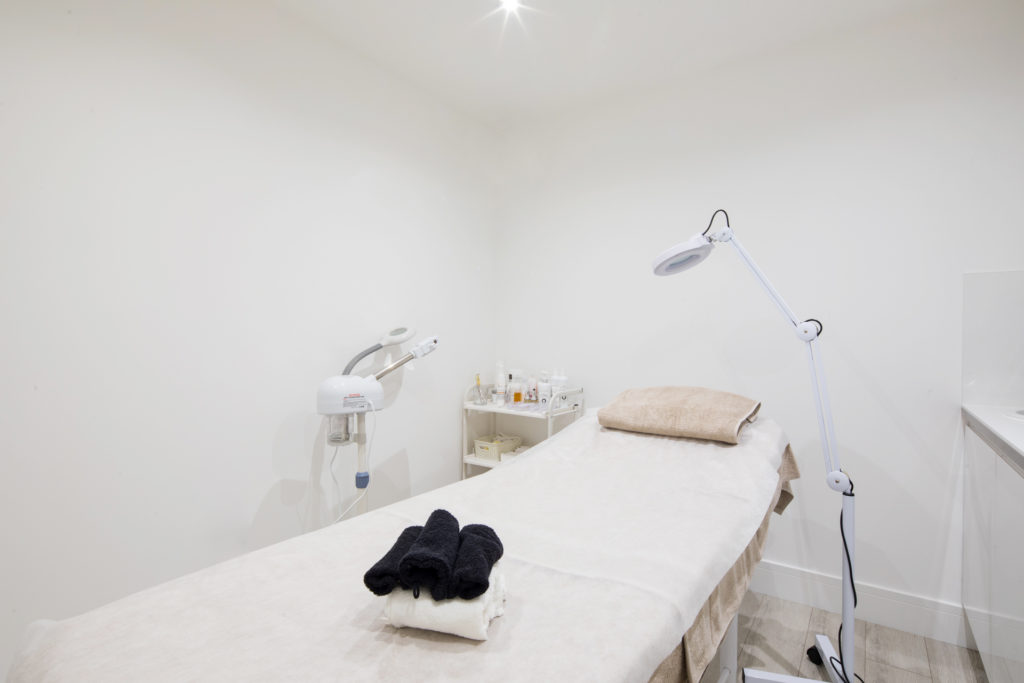 Elyse_Beauty_and_Laser_Clinic_UKD_378195_4_7