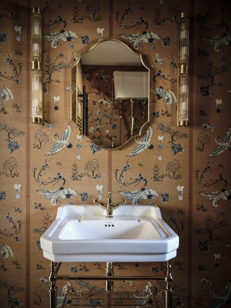 TCN_BRADLEY TAYLOR DESIGN - Arden House- Surrey POWDER ROOM 0359